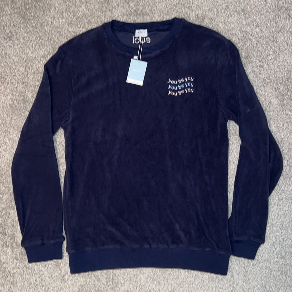 NWT eubi sweatshirt size L 💙